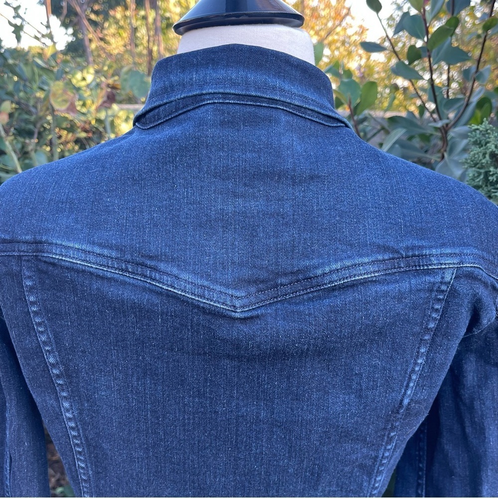 LEVI STRAUSS ~ Dark Wash Stretch Denim Jacket ~ Classic Levi’s Details ~ Small - Picture 6 of 12